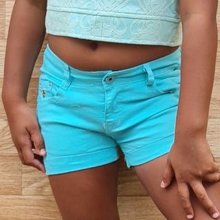 SHORT GIRL